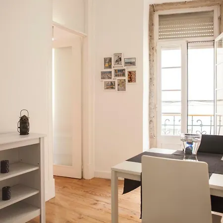 Cool Apartment Lisbon